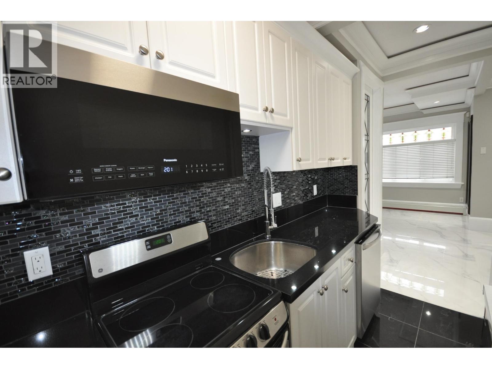 7505 Kingsway, Burnaby, British Columbia  V3N 3C1 - Photo 8 - R3039588