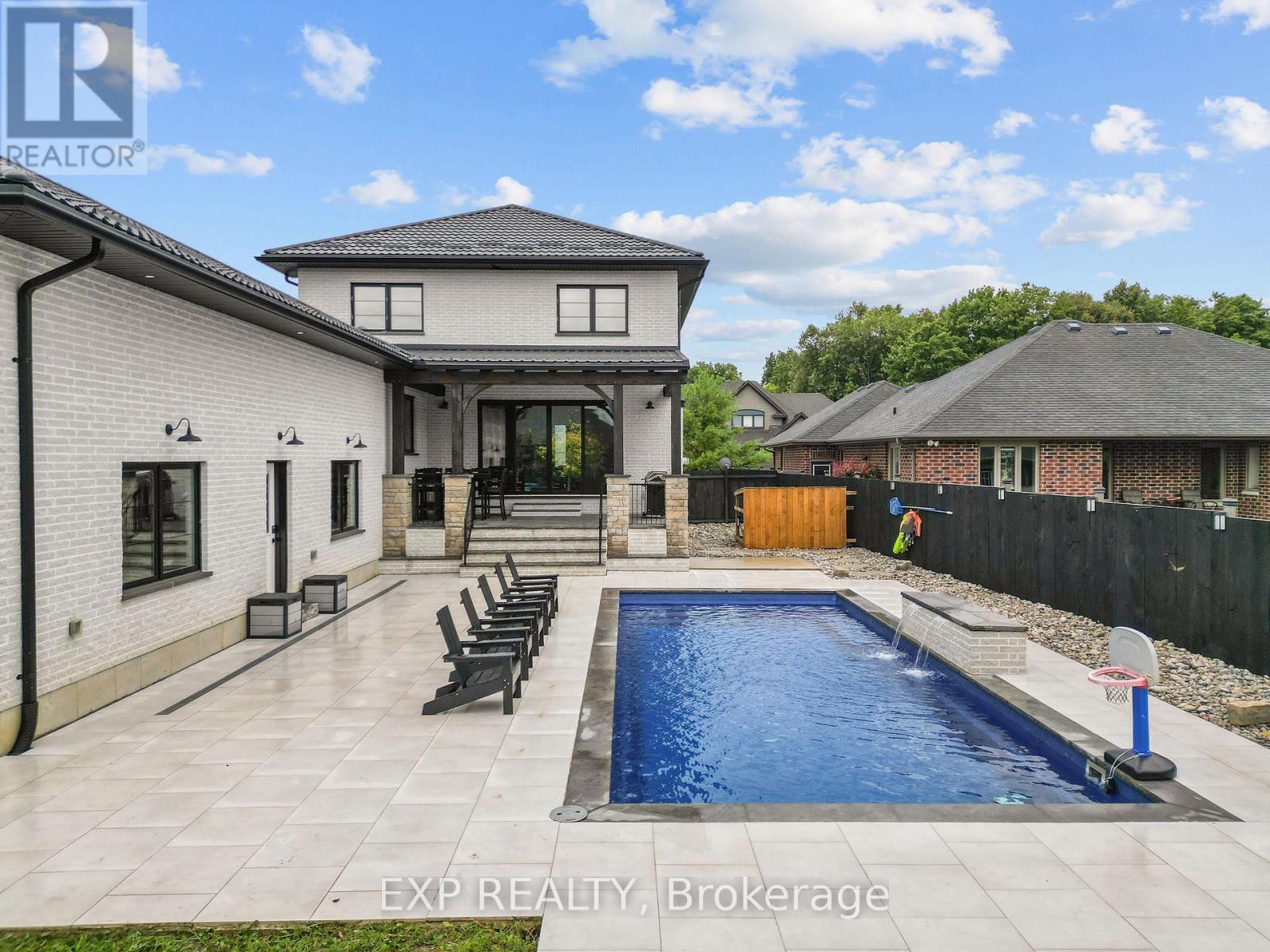 100 Field Street, Lambton Shores (Forest), Ontario  N0N 1J0 - Photo 35 - X12358195