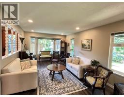 1798 Garden Avenue, North Vancouver, Ca