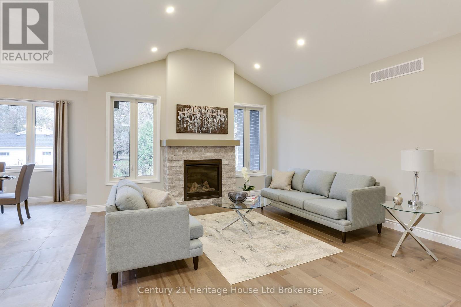 114 Beech Boulevard, Tillsonburg, Ontario  N4G 5S1 - Photo 6 - X12230625