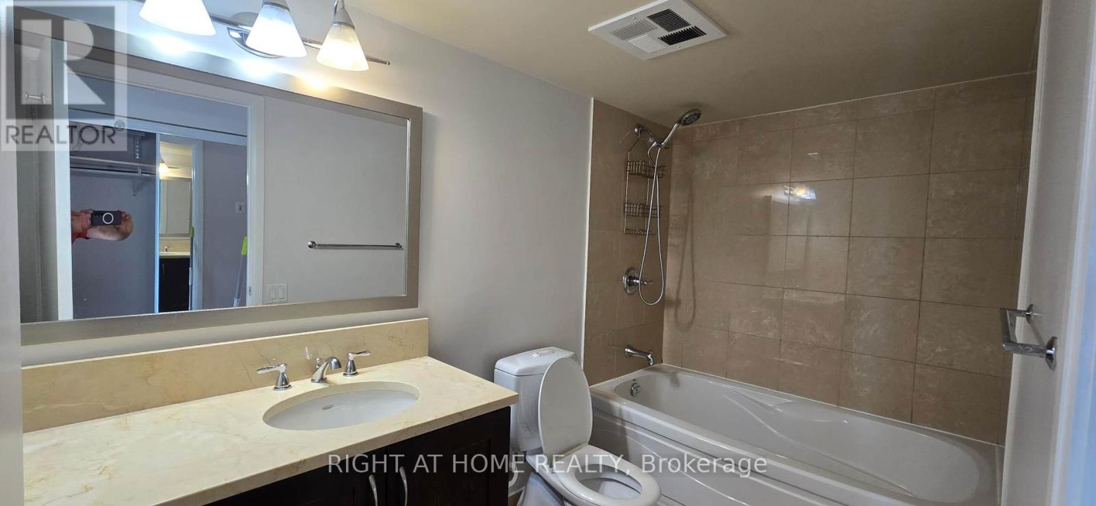 2805 - 2181 Yonge Street, Toronto, Ontario  M4S 3H7 - Photo 7 - C12358408