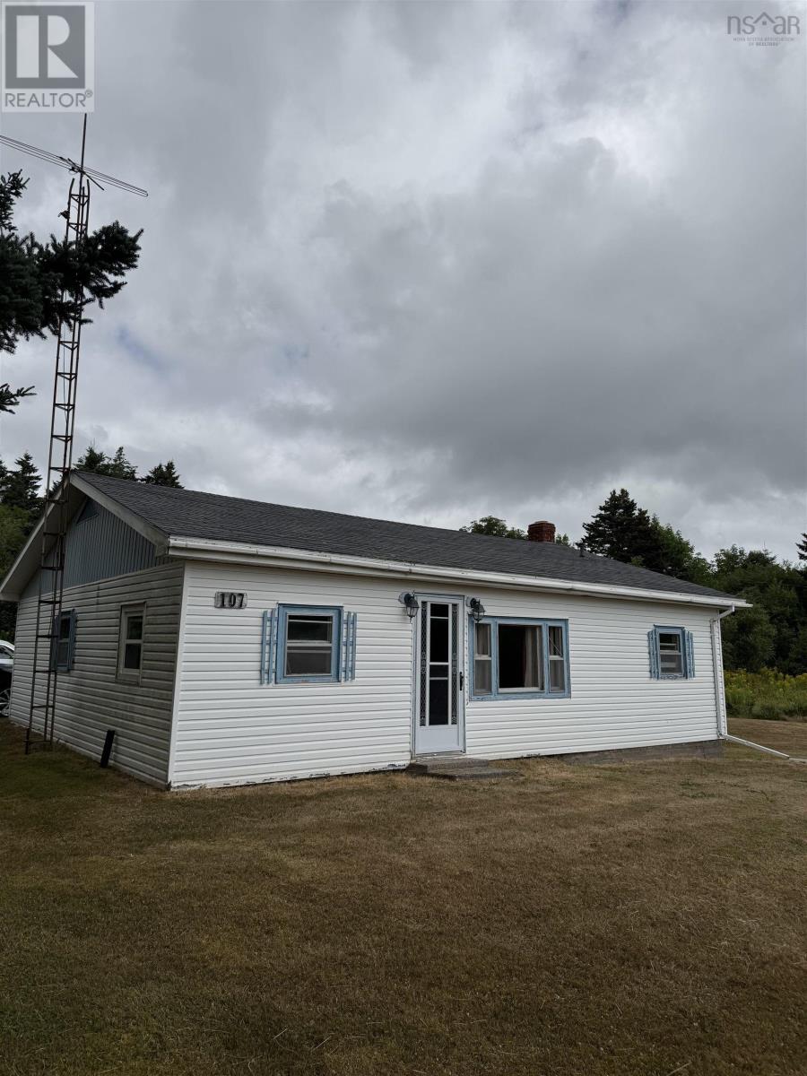 107 Prince Street, Guysborough, Nova Scotia  B0H 1N0 - Photo 3 - 202521330
