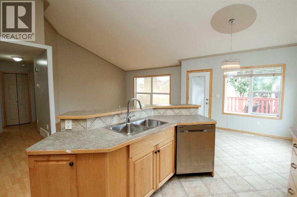 Property at 43 Lindman Close image 5