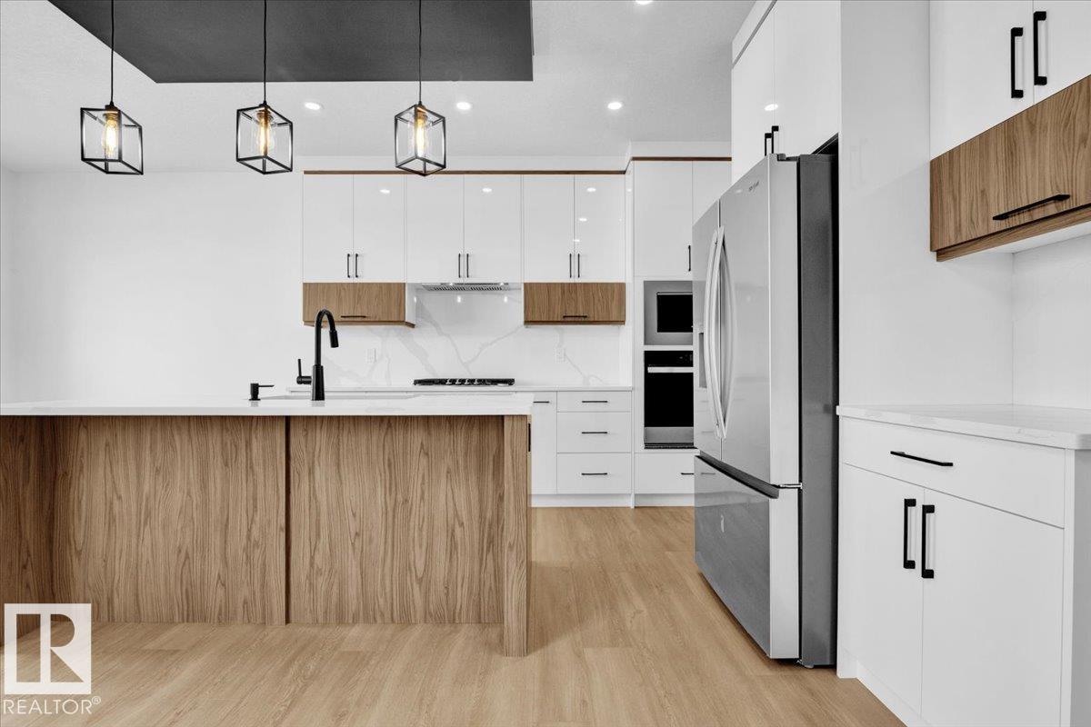 Property at 6 EDGEFIELD WY image 3