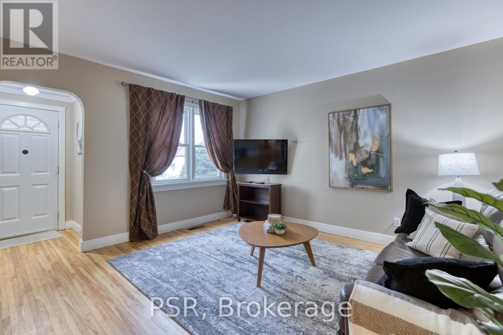 Property at 94 NORTH DRIVE image 2