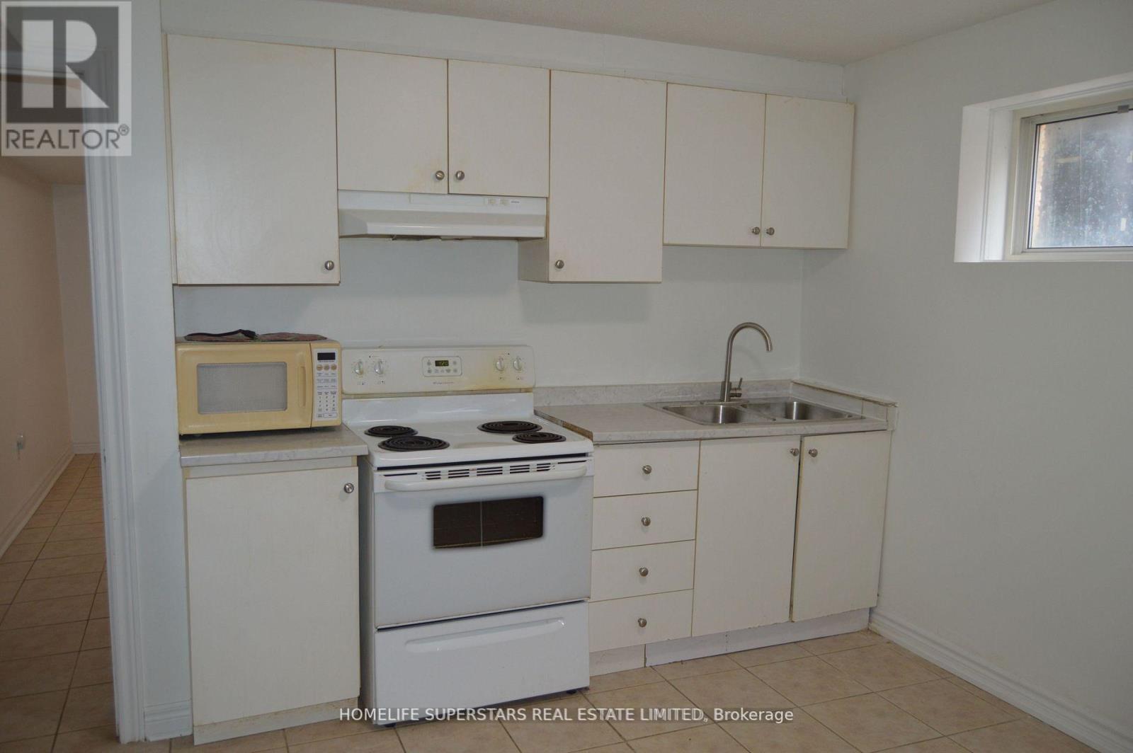 44 York Street W, Mississauga, Ontario  L4T 1E7 - Photo 11 - W12358442