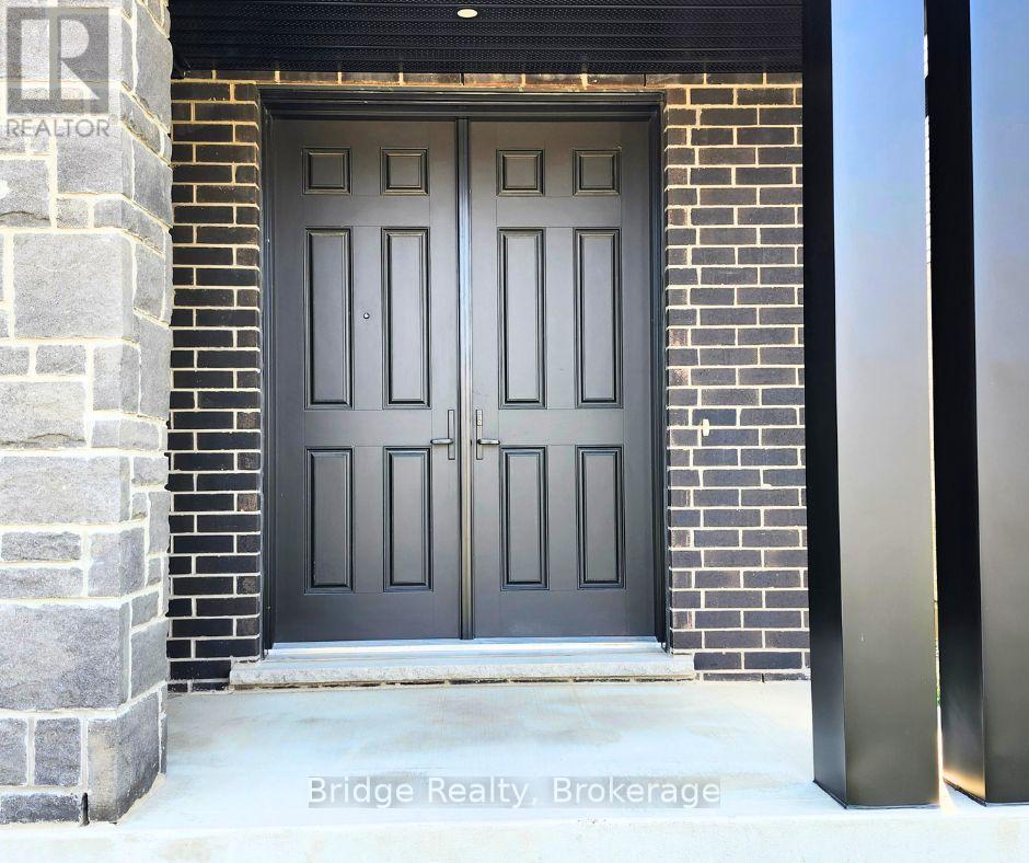 20 Welch Court, St. Thomas, Ontario  N5R 0M2 - Photo 2 - X12358468
