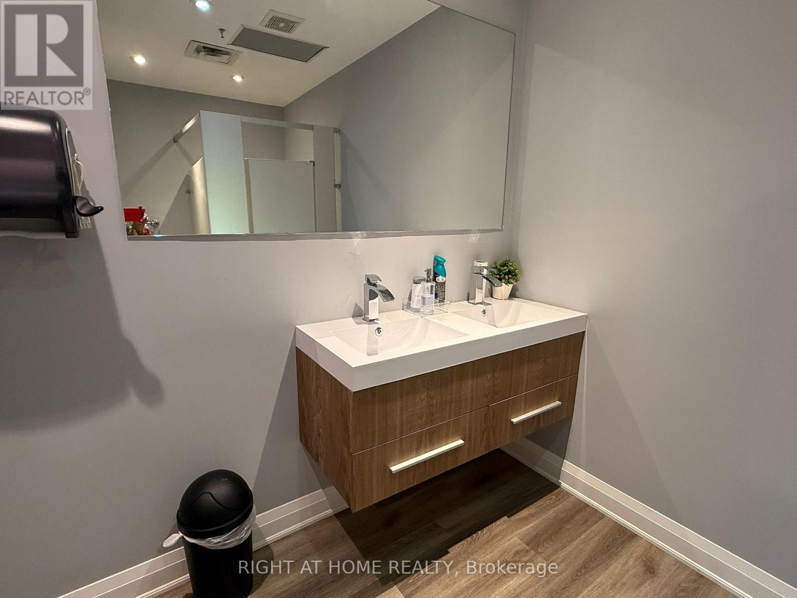 Office C2 - 300 Supertest Road, Toronto, Ontario  M3J 2M2 - Photo 5 - W12358473