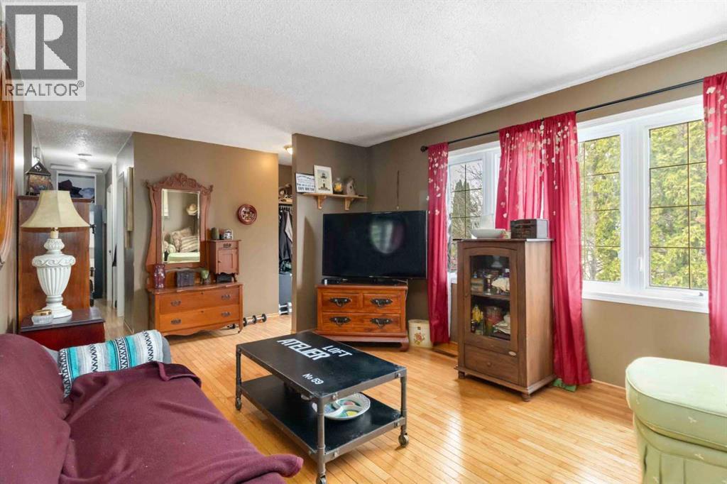 15 Centennial Drive, Fort Mcmurray, Alberta  T9H 1H9 - Photo 5 - A2221884