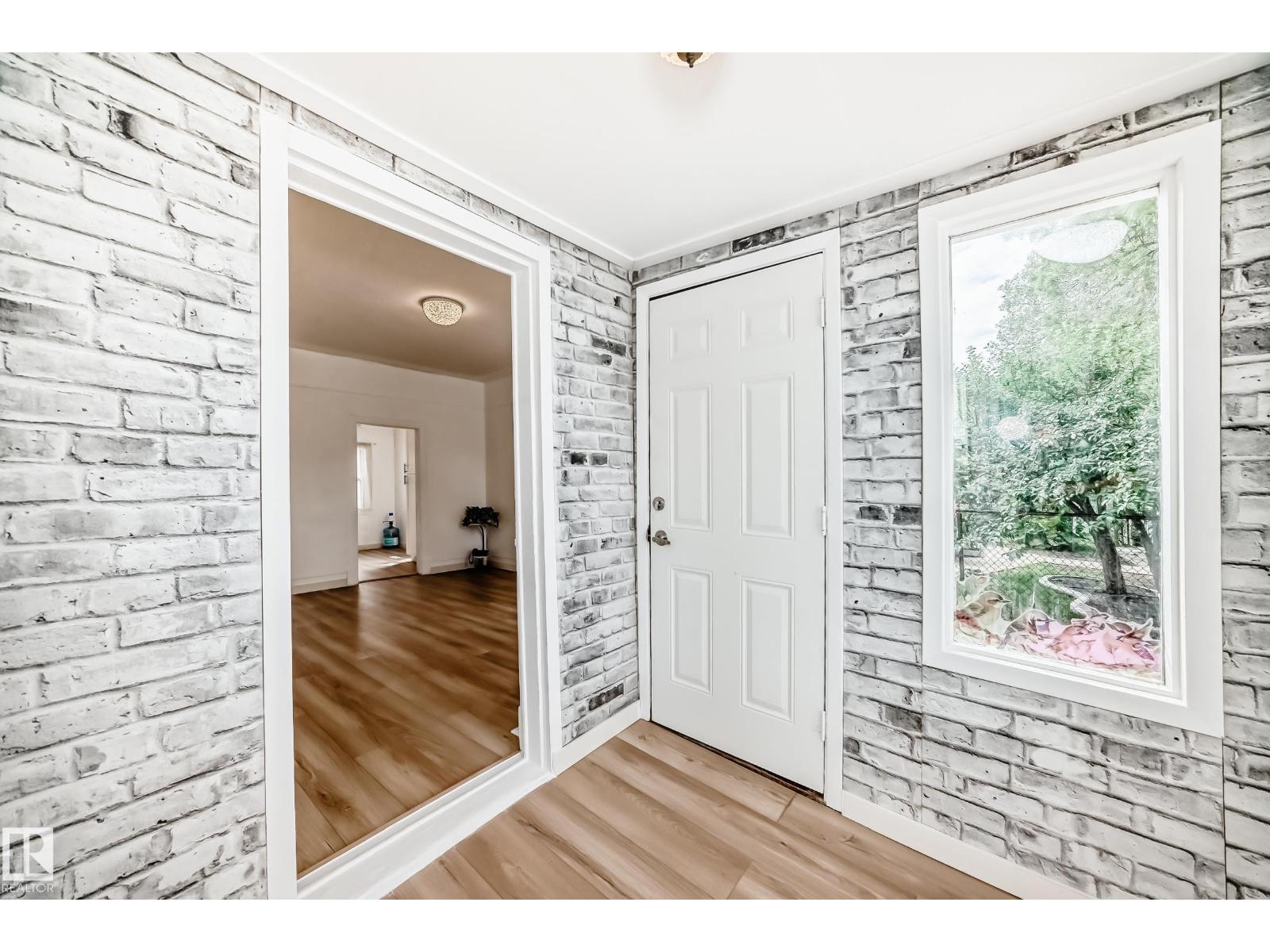 Property at 11331 92 ST NW image 4