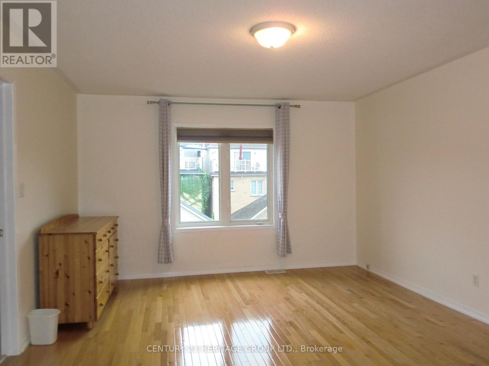 32 Leitch Avenue, Toronto, Ontario  M3J 3P2 - Photo 11 - W12358495