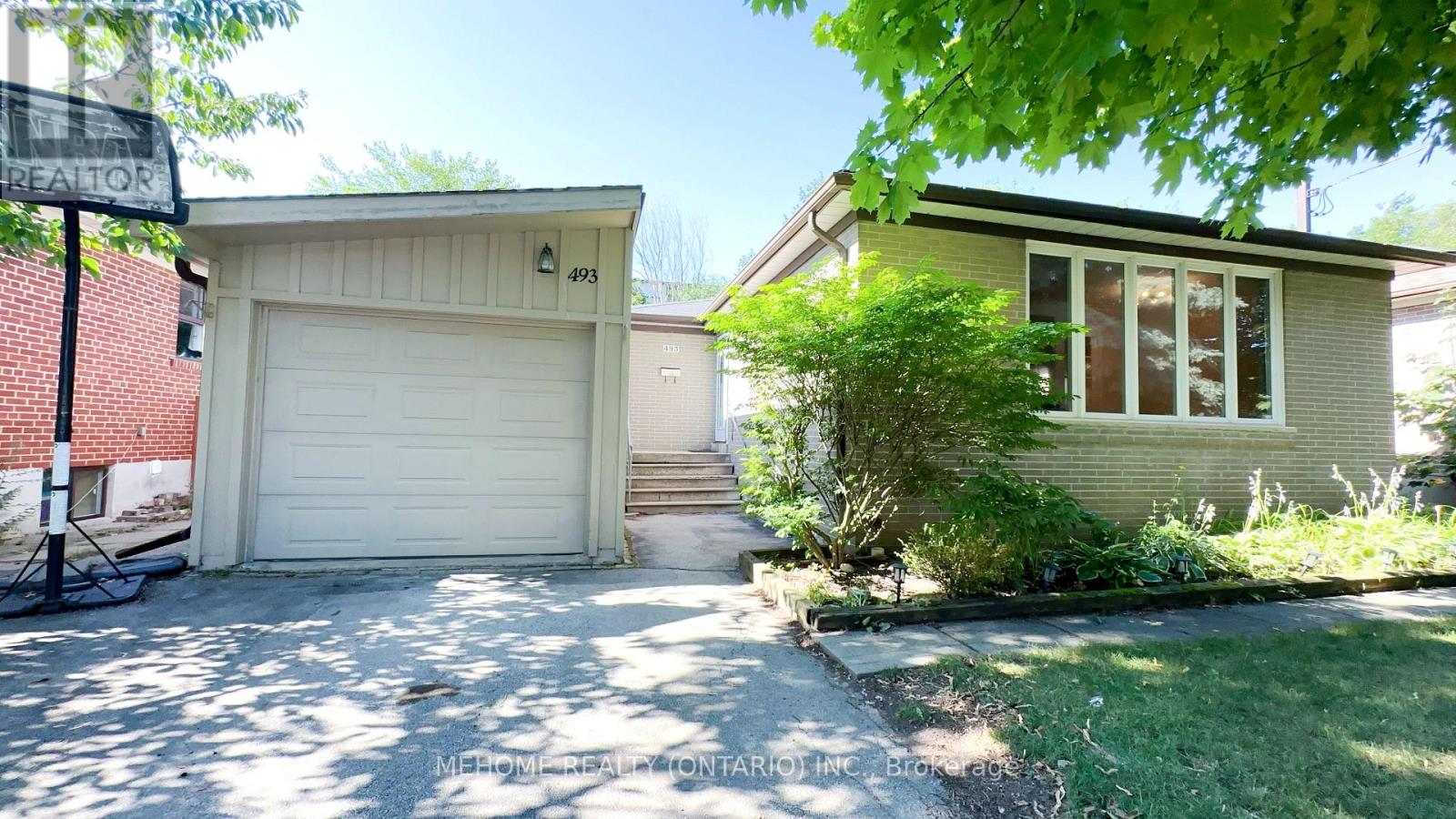 Property at 493 LYNETT CRESCENT image 1