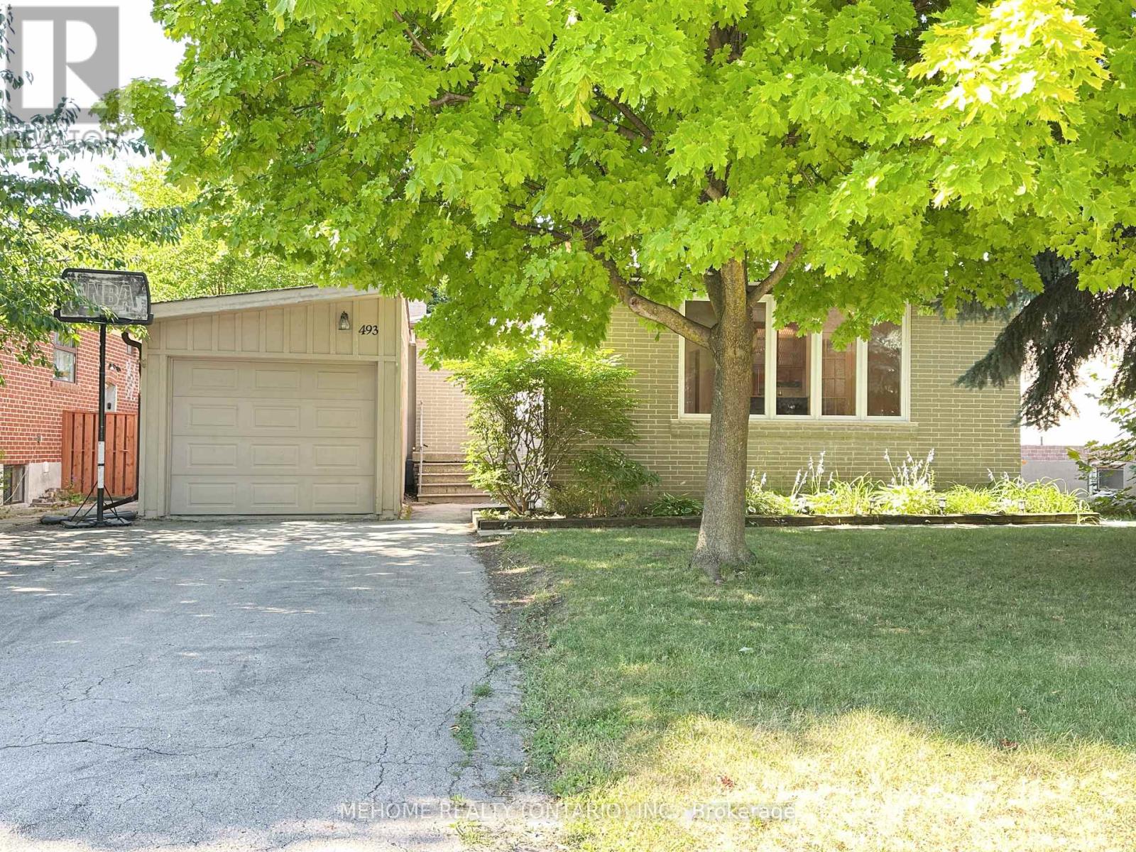 Property at 493 LYNETT CRESCENT image 2