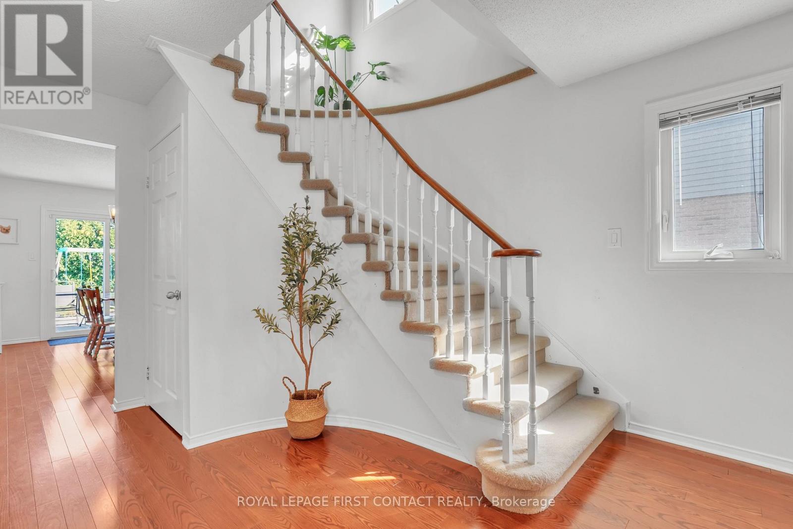 195 Billings Crescent, Newmarket, Ontario  L3Y 7Y5 - Photo 5 - N12358530