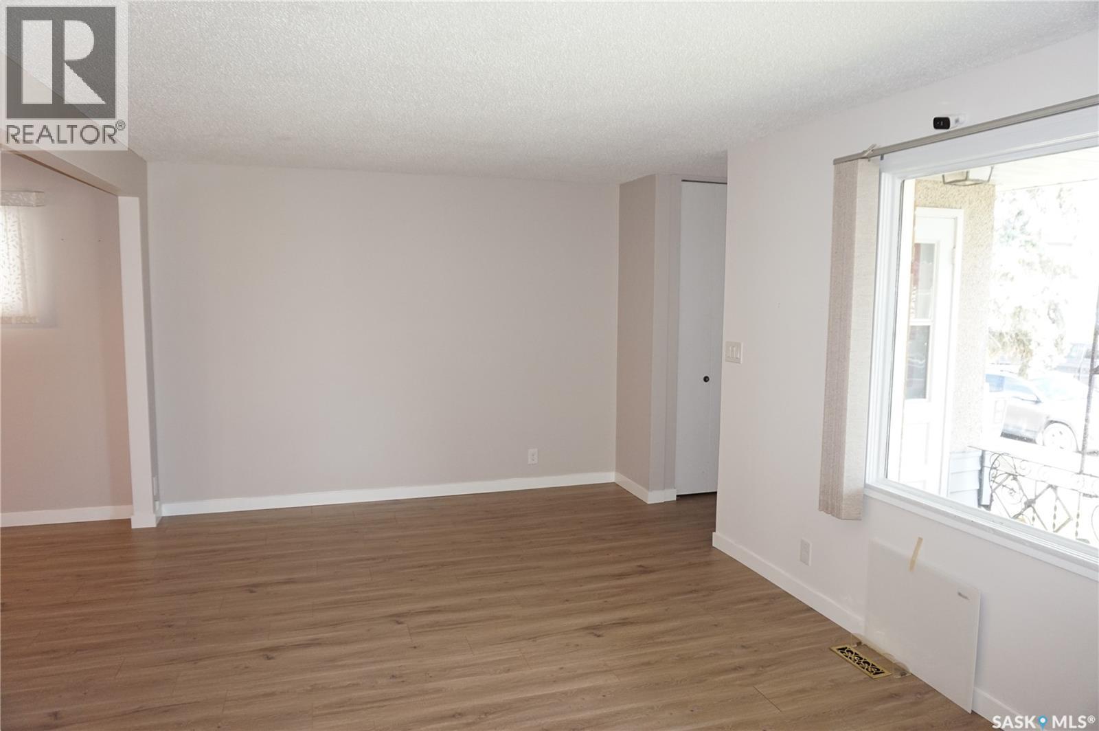 2230 Mcara Street, Regina, Saskatchewan  S4N 2W1 - Photo 2 - SK016361