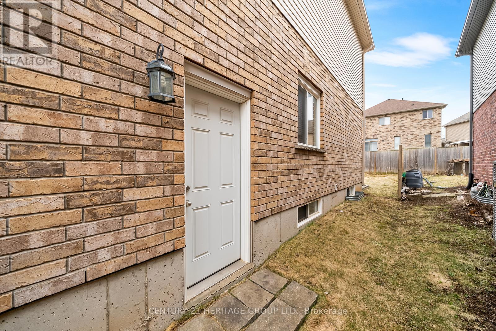 382 Woodbine Avenue, Kitchener, Ontario  N2R 0A9 - Photo 37 - X12358521