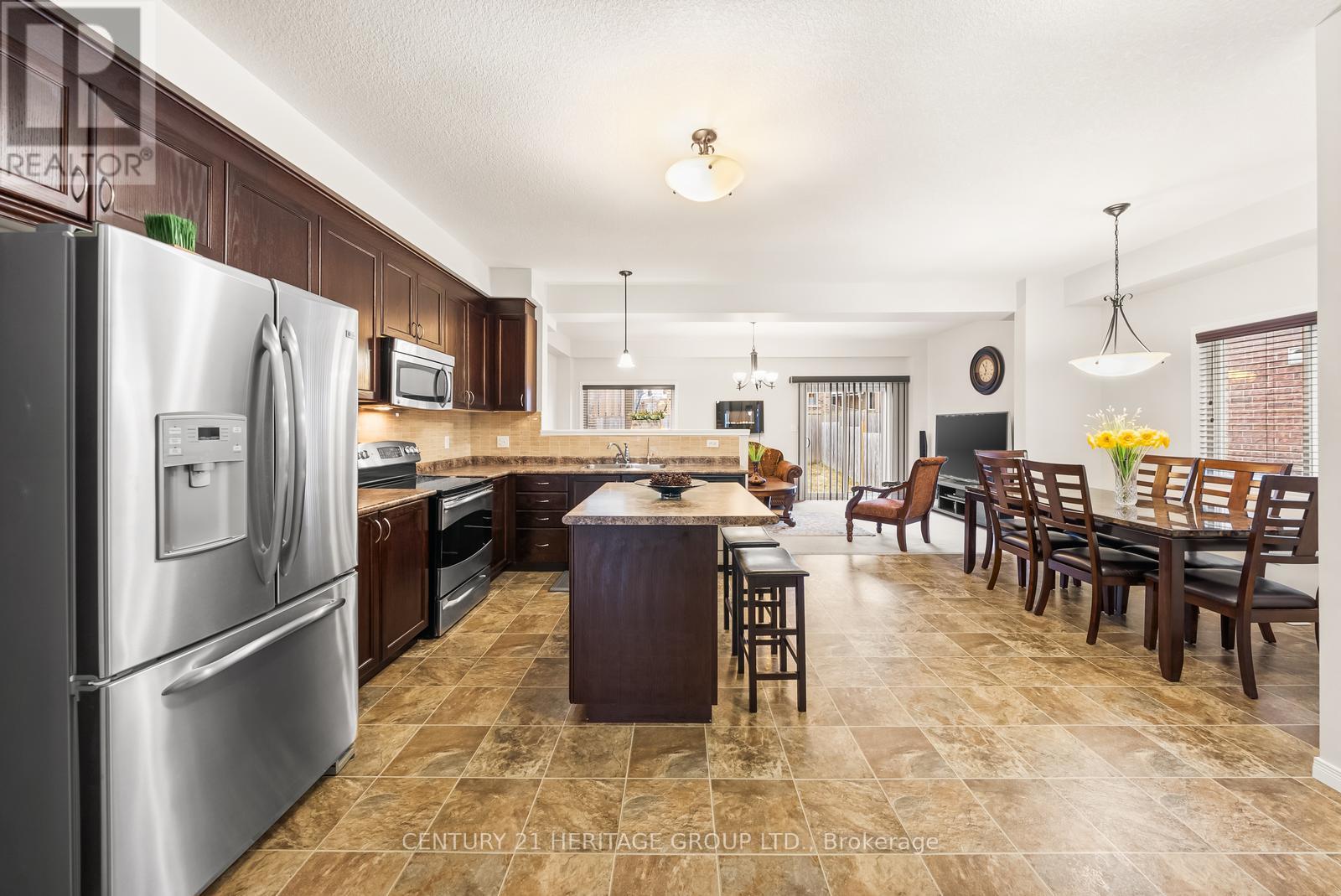 382 Woodbine Avenue, Kitchener, Ontario  N2R 0A9 - Photo 7 - X12358521