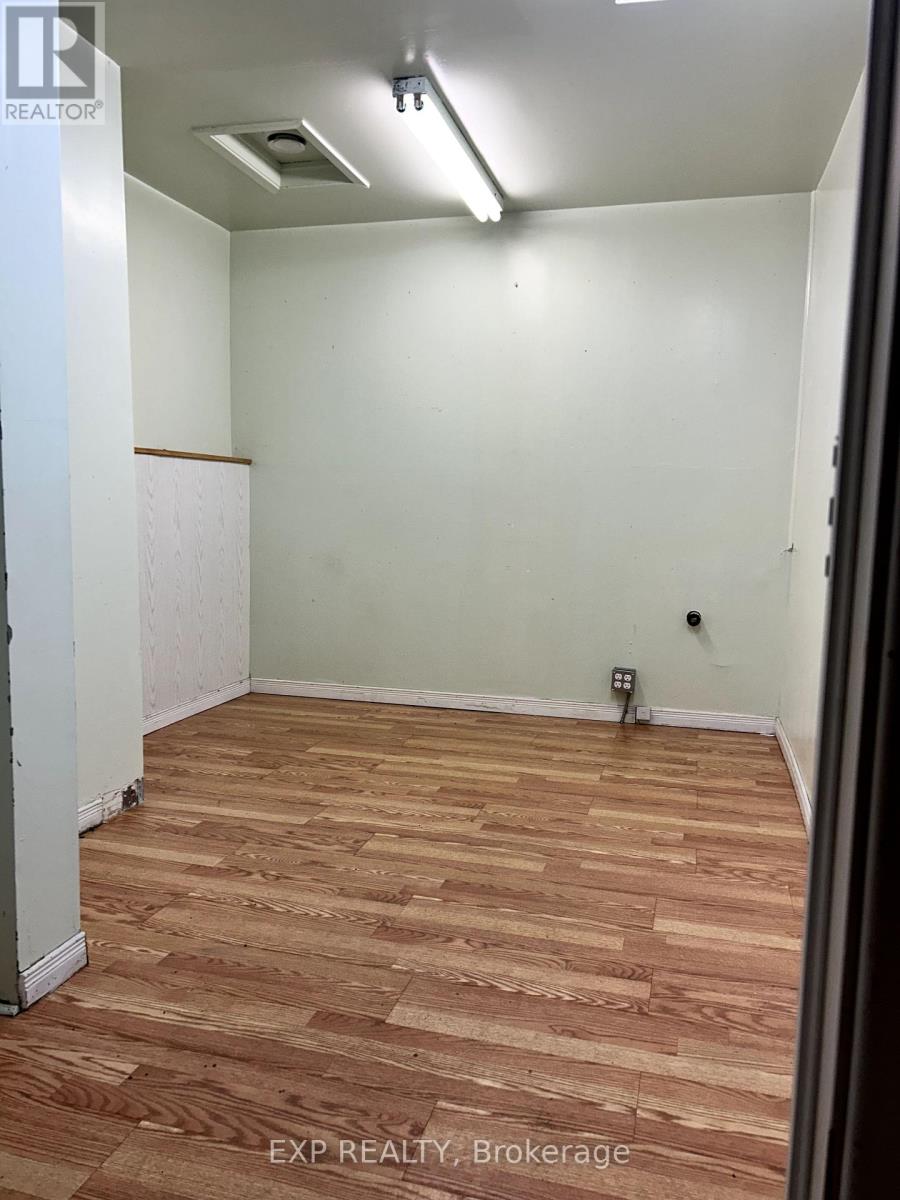 19 Renfrew Avenue W, Renfrew, Ontario  K7V 1R4 - Photo 13 - X12358577