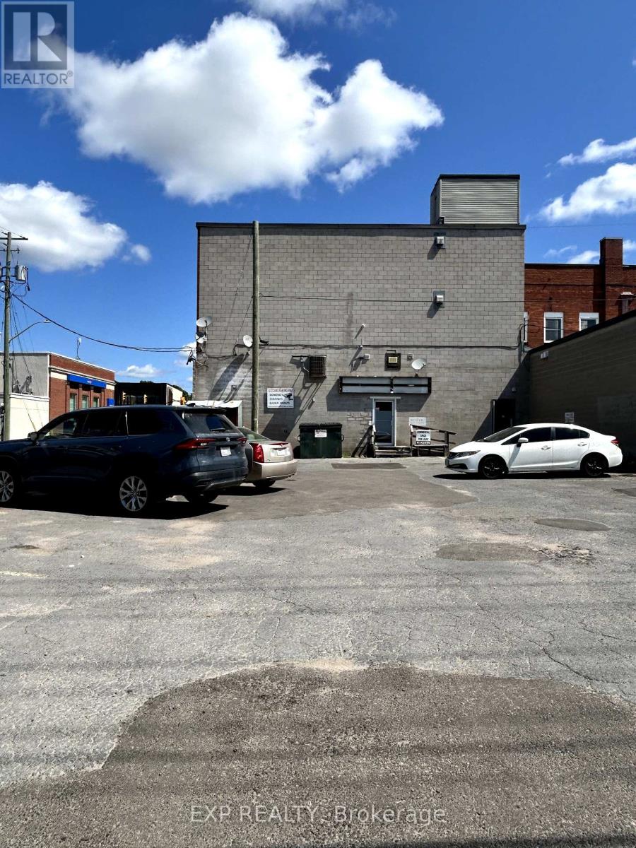 19 Renfrew Avenue W, Renfrew, Ontario  K7V 1R4 - Photo 3 - X12358577