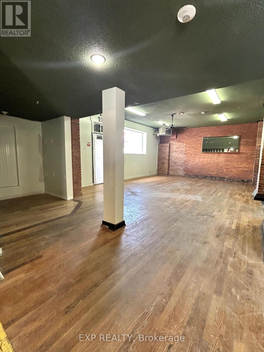 19 Renfrew Avenue W, Renfrew, Ontario  K7V 1R4 - Photo 7 - X12358577