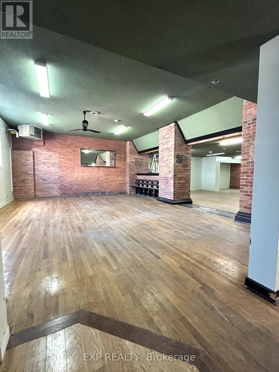 19 Renfrew Avenue W, Renfrew, Ontario  K7V 1R4 - Photo 8 - X12358577