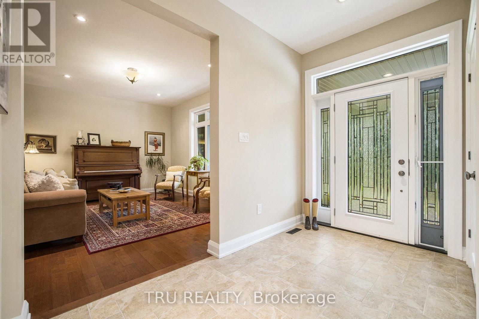 2465 Marchurst Road, Ottawa, Ontario  K2W 0H2 - Photo 4 - X12358573
