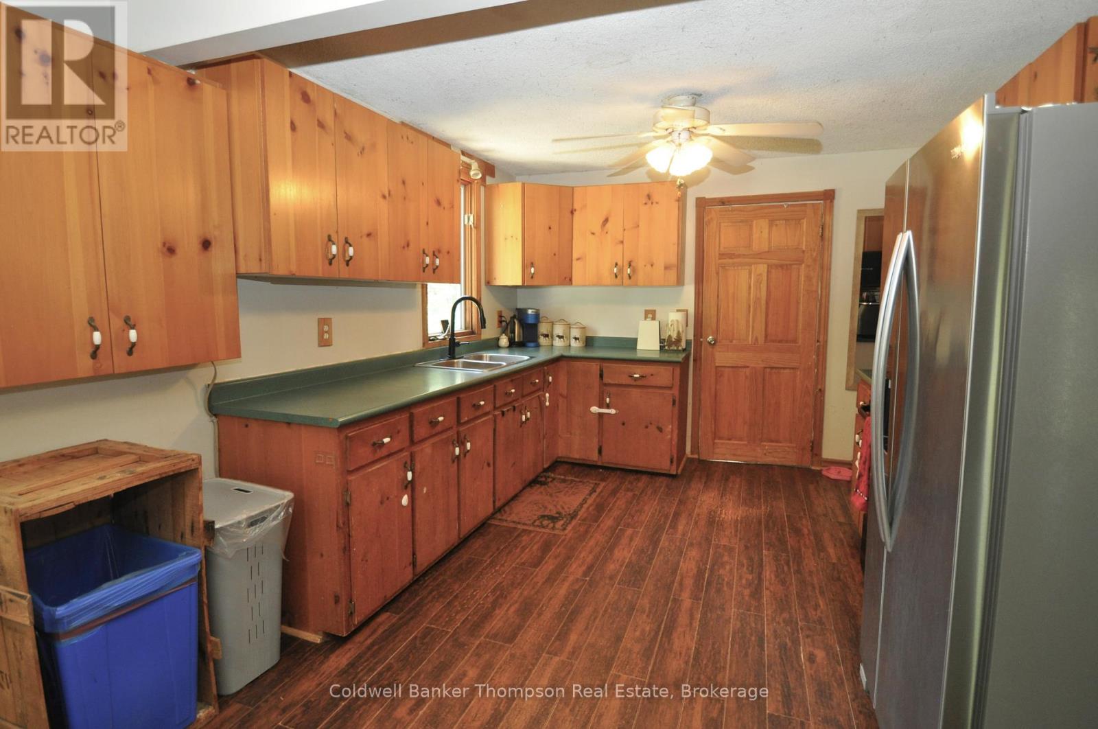 31 Hutcheson Beach Road, Huntsville, Ontario  P1H 1N4 - Photo 10 - X12358572