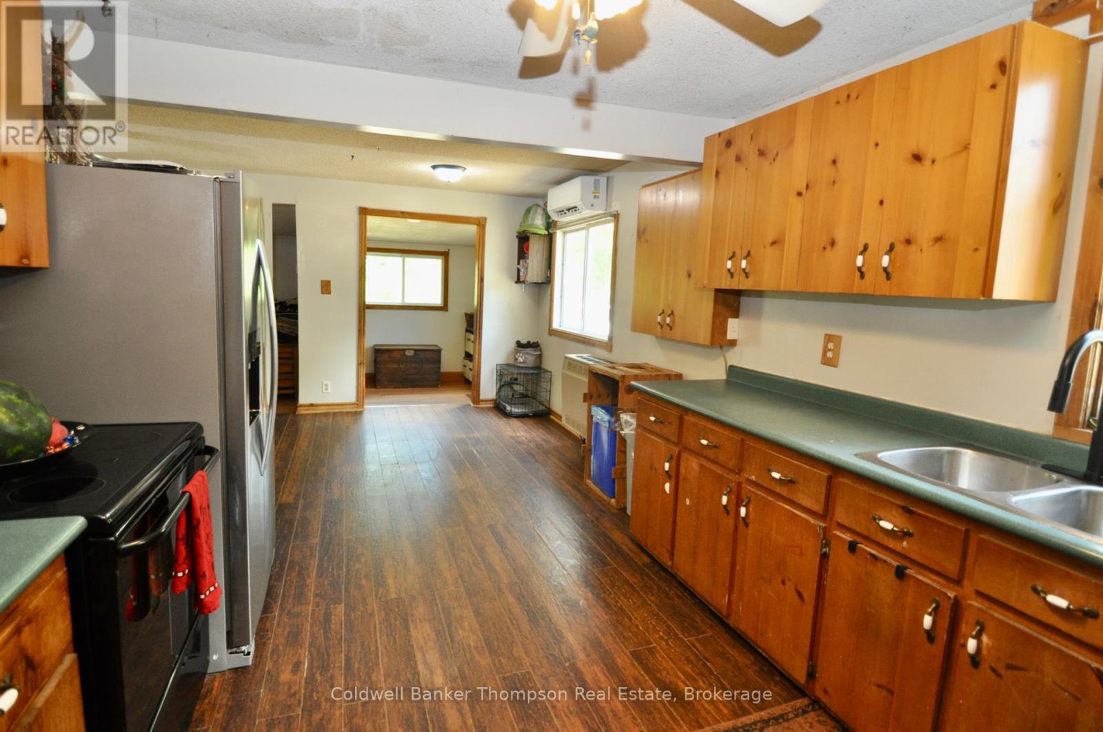 31 Hutcheson Beach Road, Huntsville, Ontario  P1H 1N4 - Photo 11 - X12358572