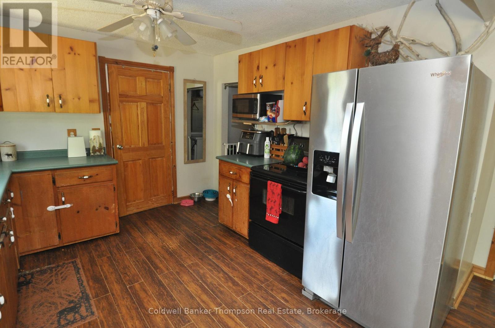31 Hutcheson Beach Road, Huntsville, Ontario  P1H 1N4 - Photo 12 - X12358572