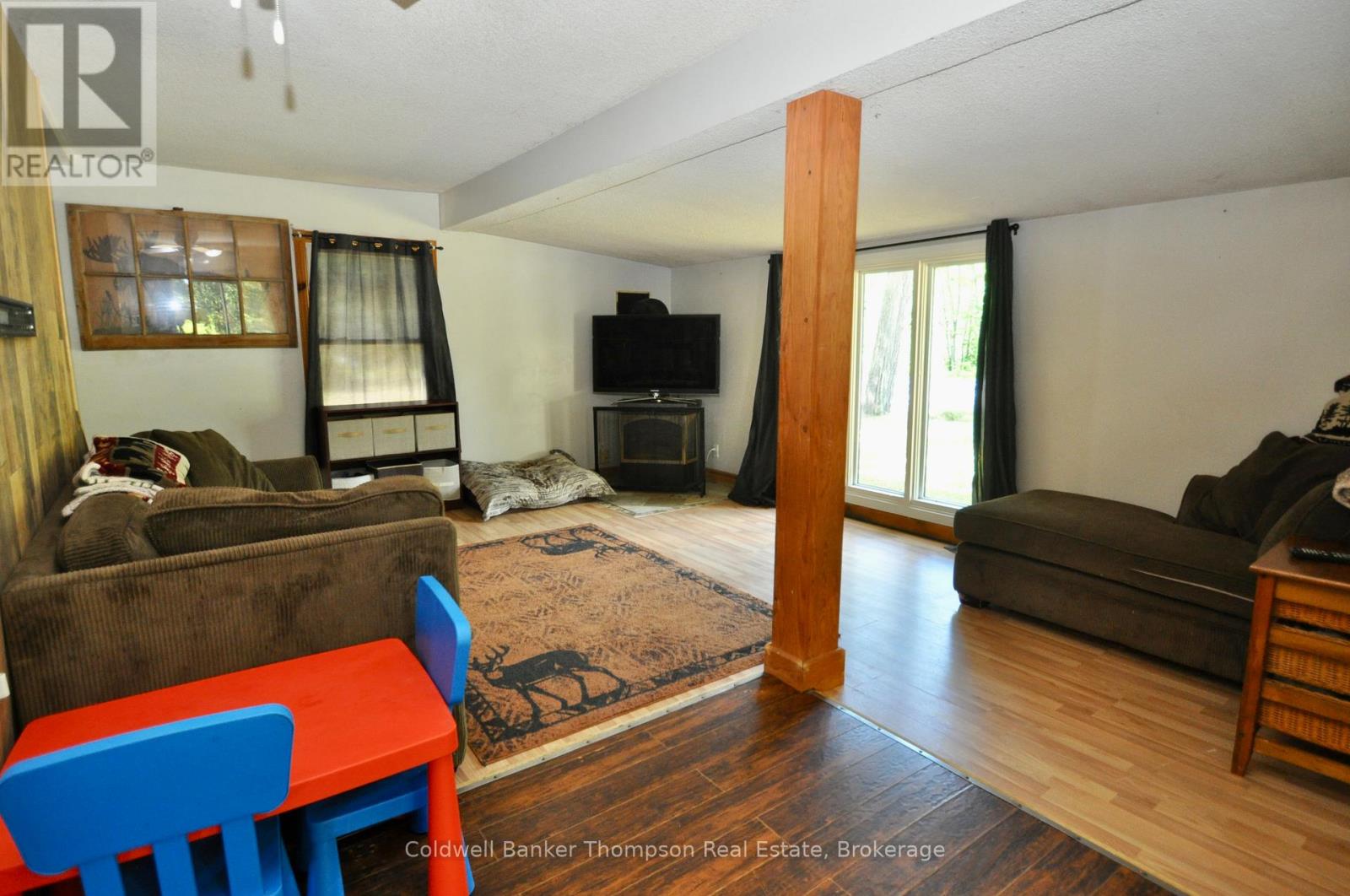 31 Hutcheson Beach Road, Huntsville, Ontario  P1H 1N4 - Photo 2 - X12358572