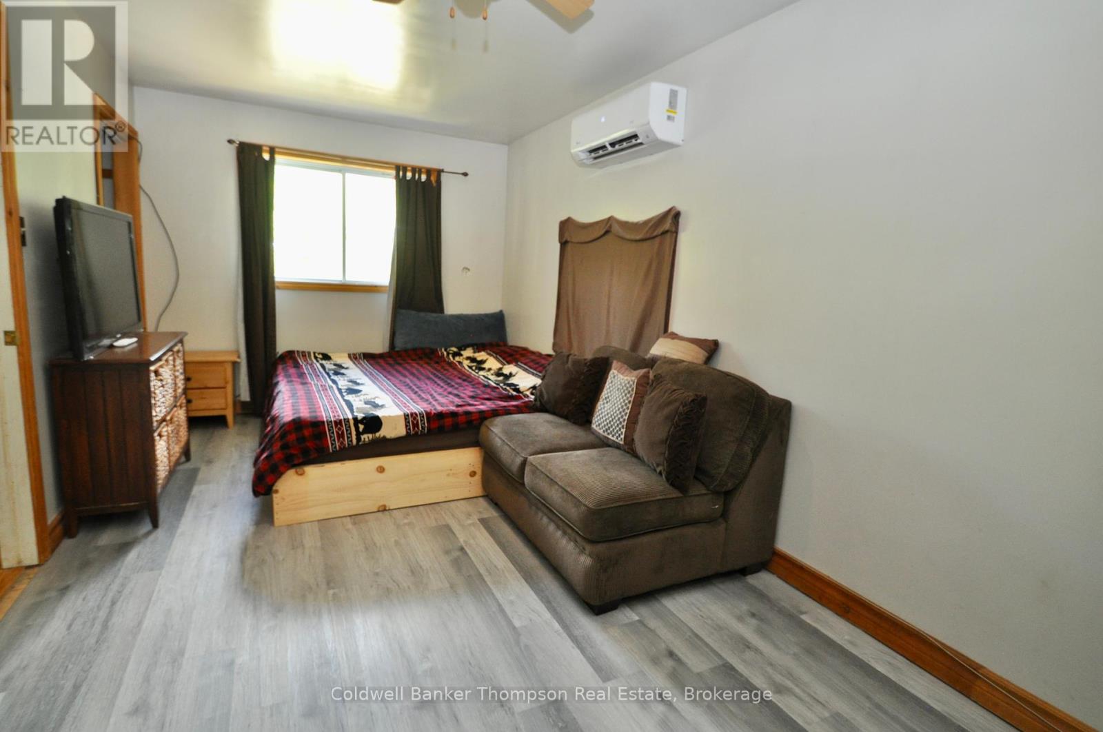 31 Hutcheson Beach Road, Huntsville, Ontario  P1H 1N4 - Photo 20 - X12358572