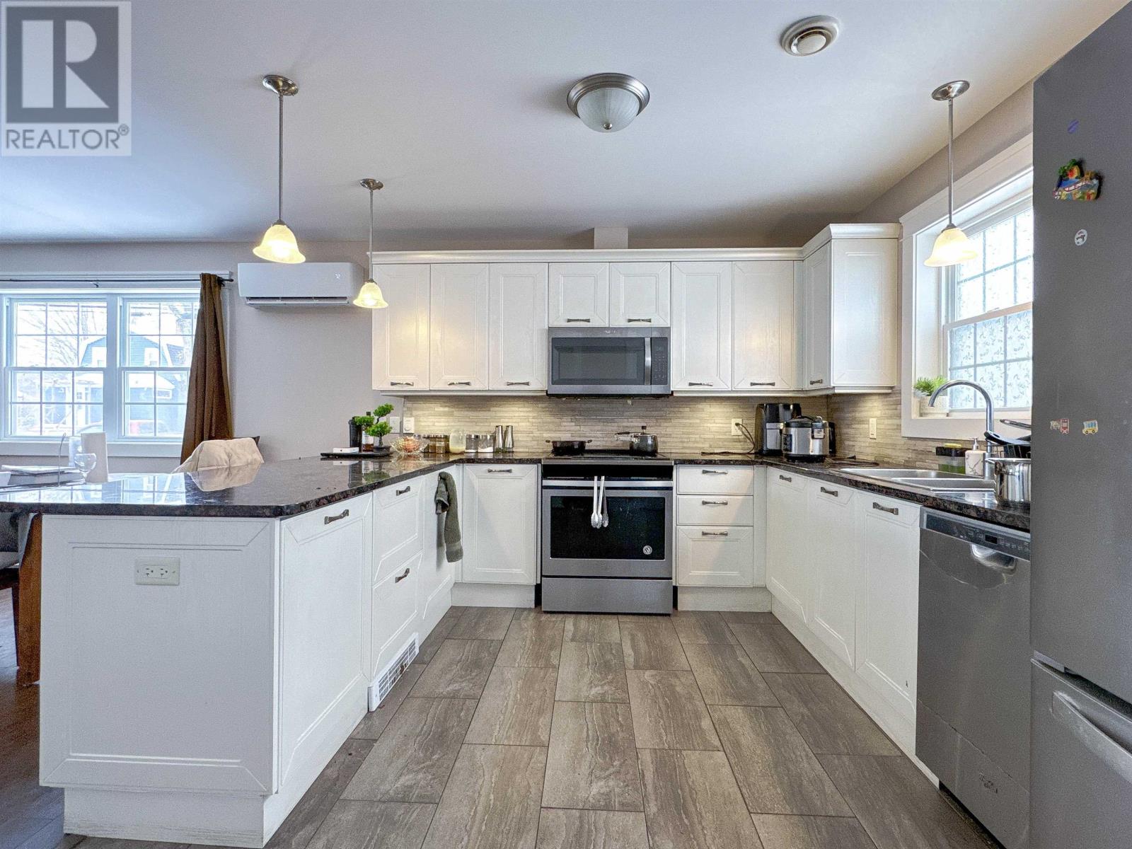 1 Summer Street, Charlottetown, Prince Edward Island  C1A 2P7 - Photo 4 - 202521348