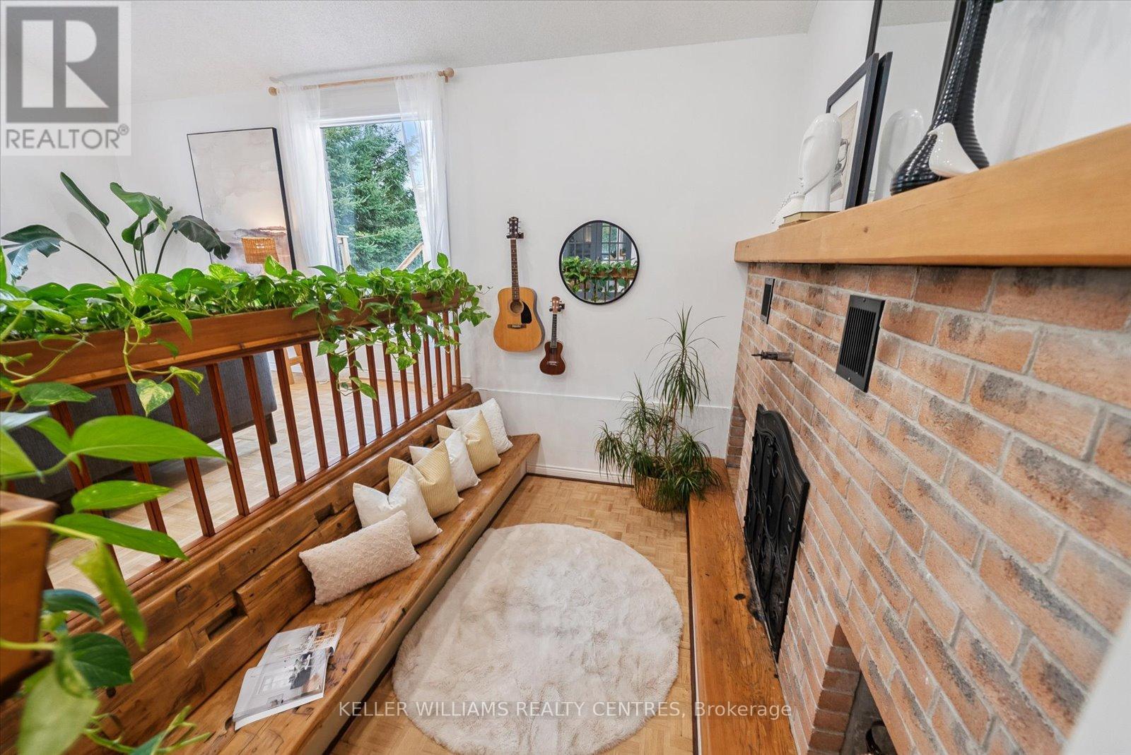 25154 Valley View Drive, Georgina, Ontario  L0E 1R0 - Photo 6 - N12358574