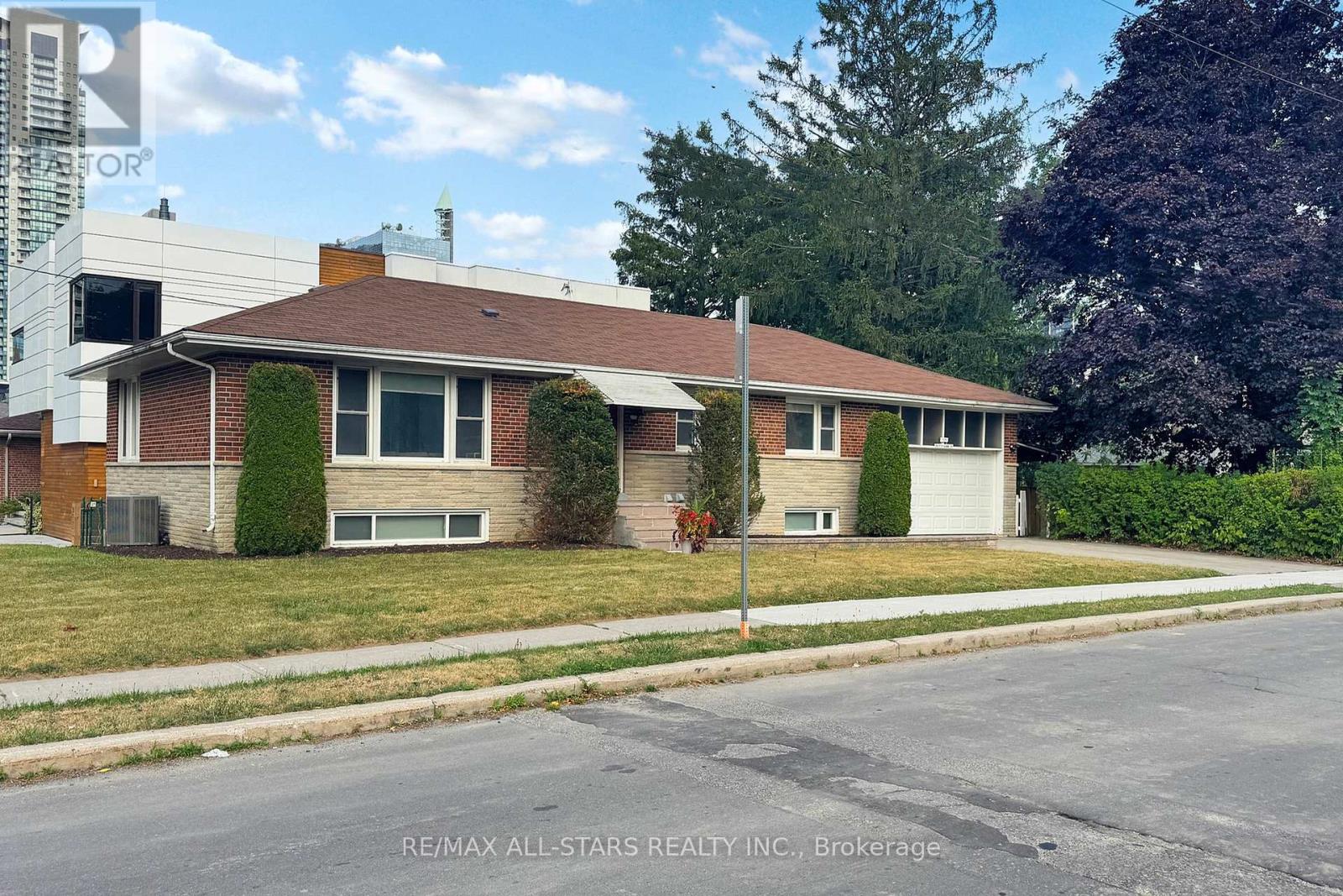 105 Betty Ann Drive, Toronto, Ontario  M2N 1X1 - Photo 26 - C12315944