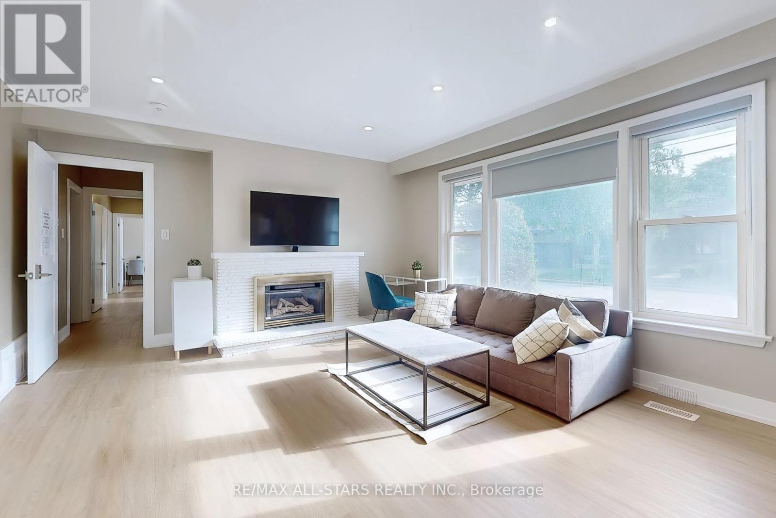 Property at 105 BETTY ANN DRIVE image 3