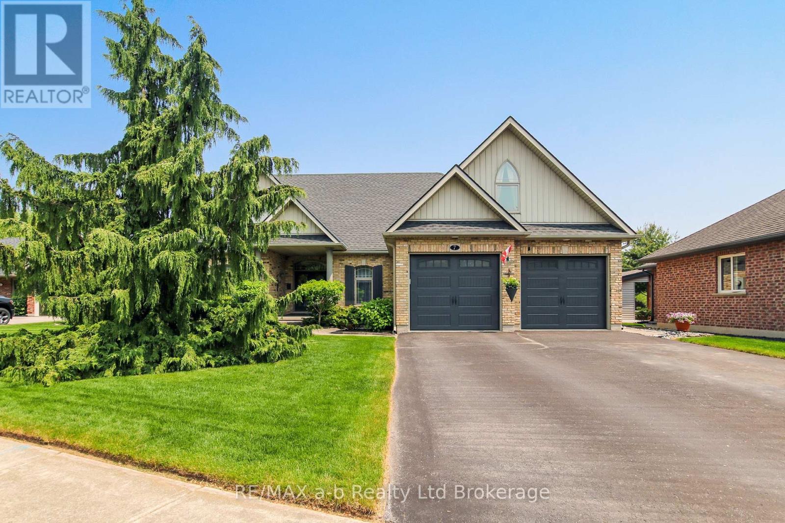 7 Otterview Drive, Norwich, Ontario  N0J 1R0 - Photo 2 - X12196636