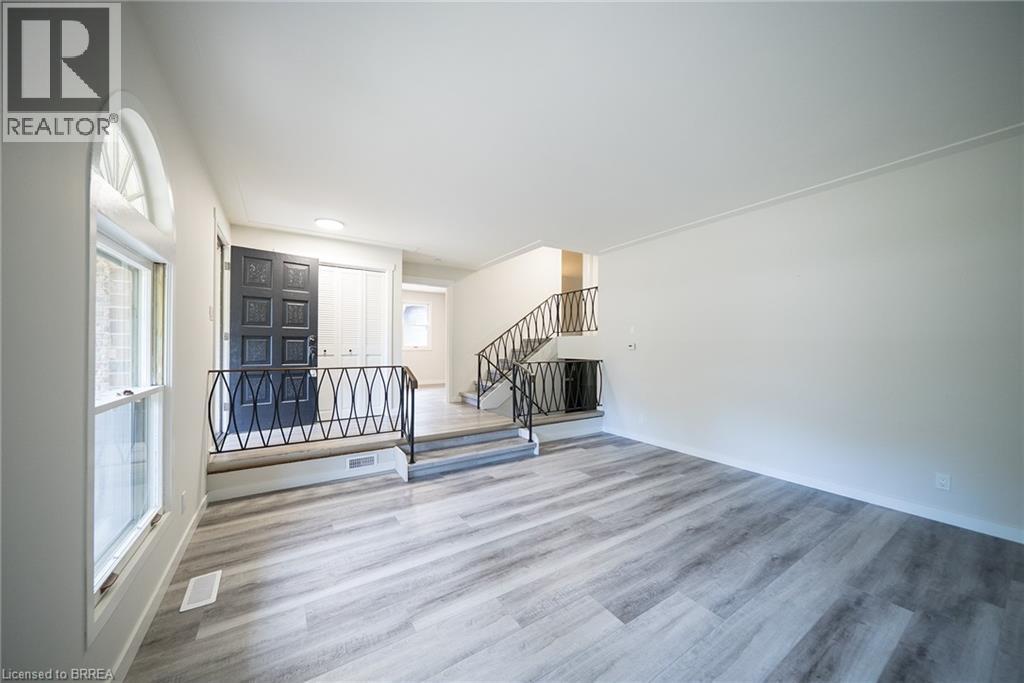 11 Glenwood Drive, Brantford, Ontario  N3S 3E9 - Photo 6 - 40762537