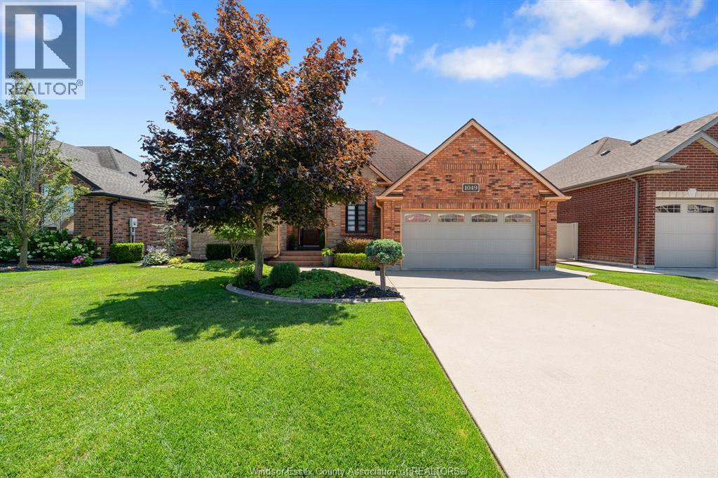 Property at 1049 WOODLAND image 2