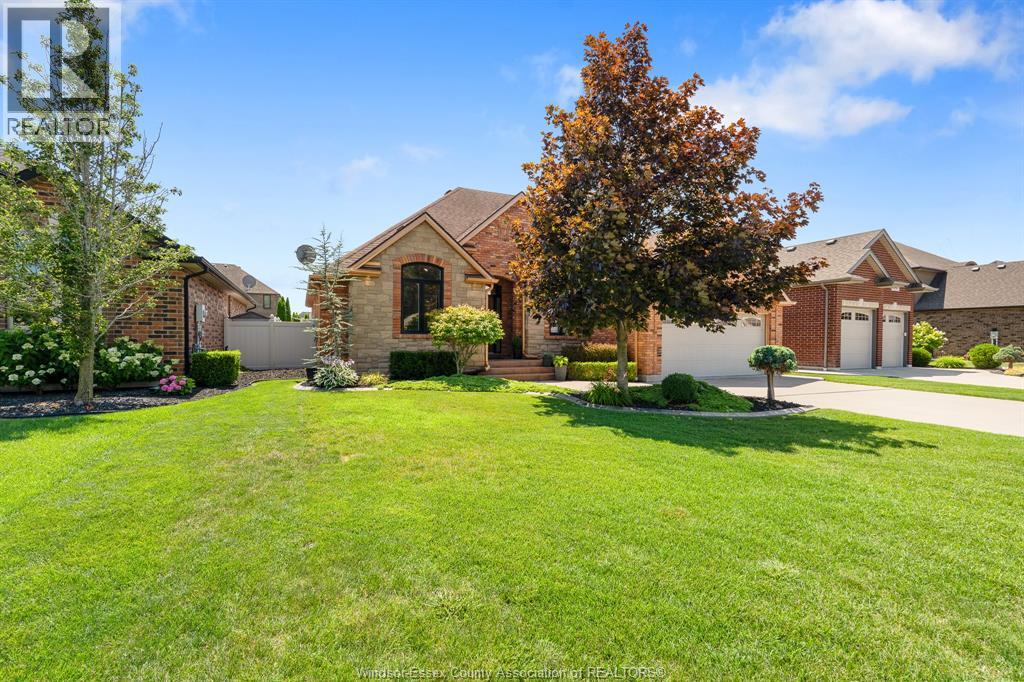 Property at 1049 WOODLAND image 4