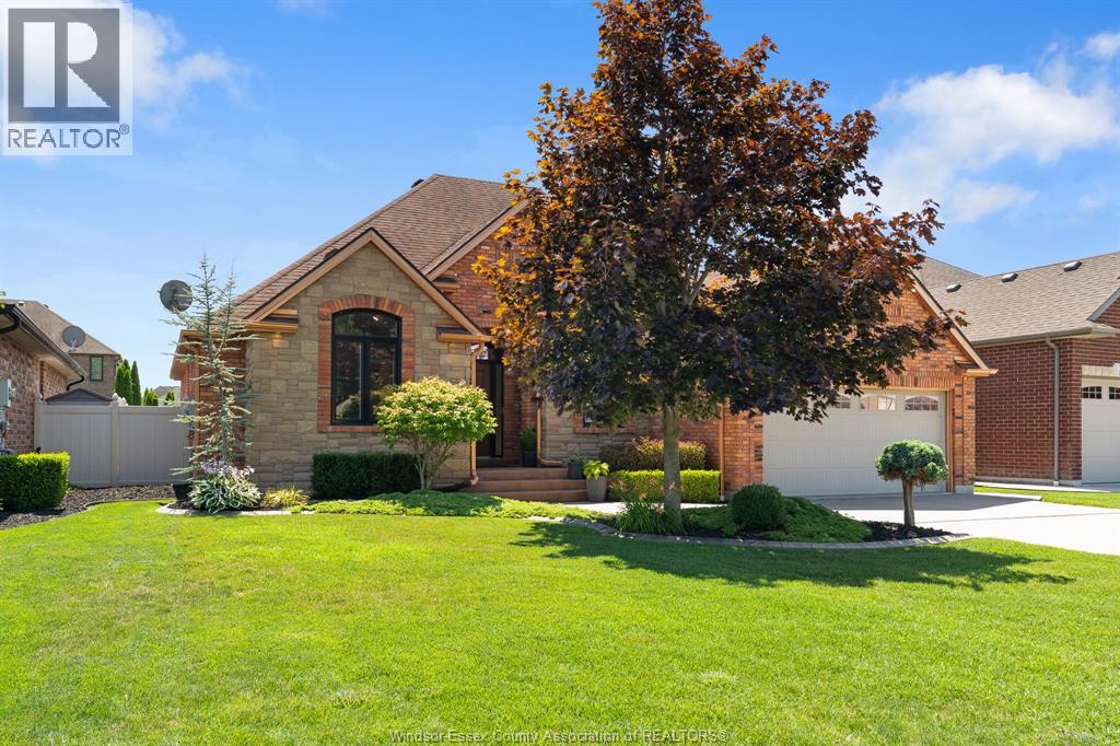 Property at 1049 WOODLAND image 5