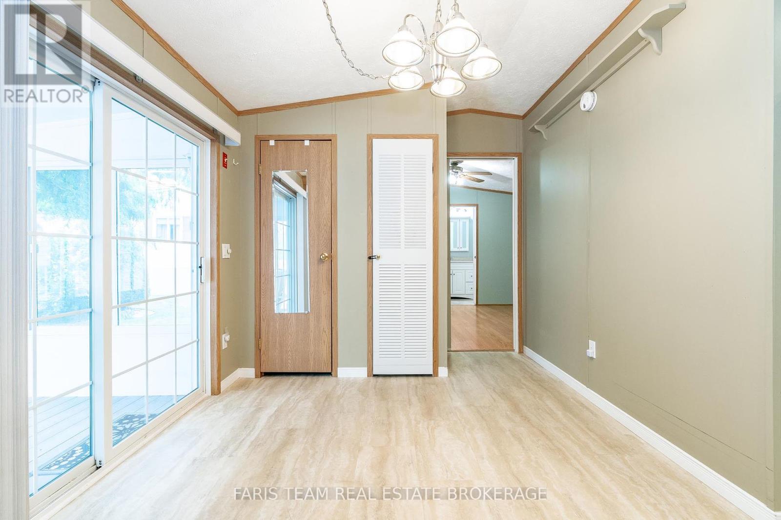 4128 Haines Street, Severn, Ontario  L3V 6H4 - Photo 12 - S12358586