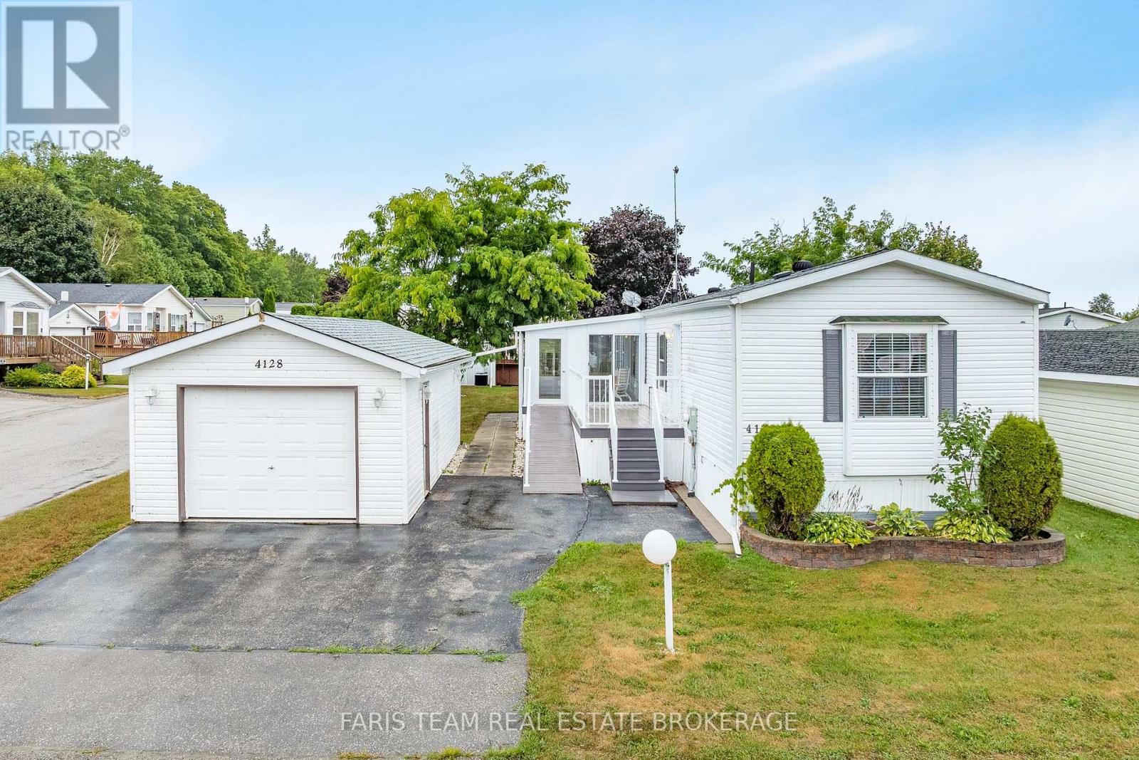 4128 Haines Street, Severn, Ontario  L3V 6H4 - Photo 2 - S12358586