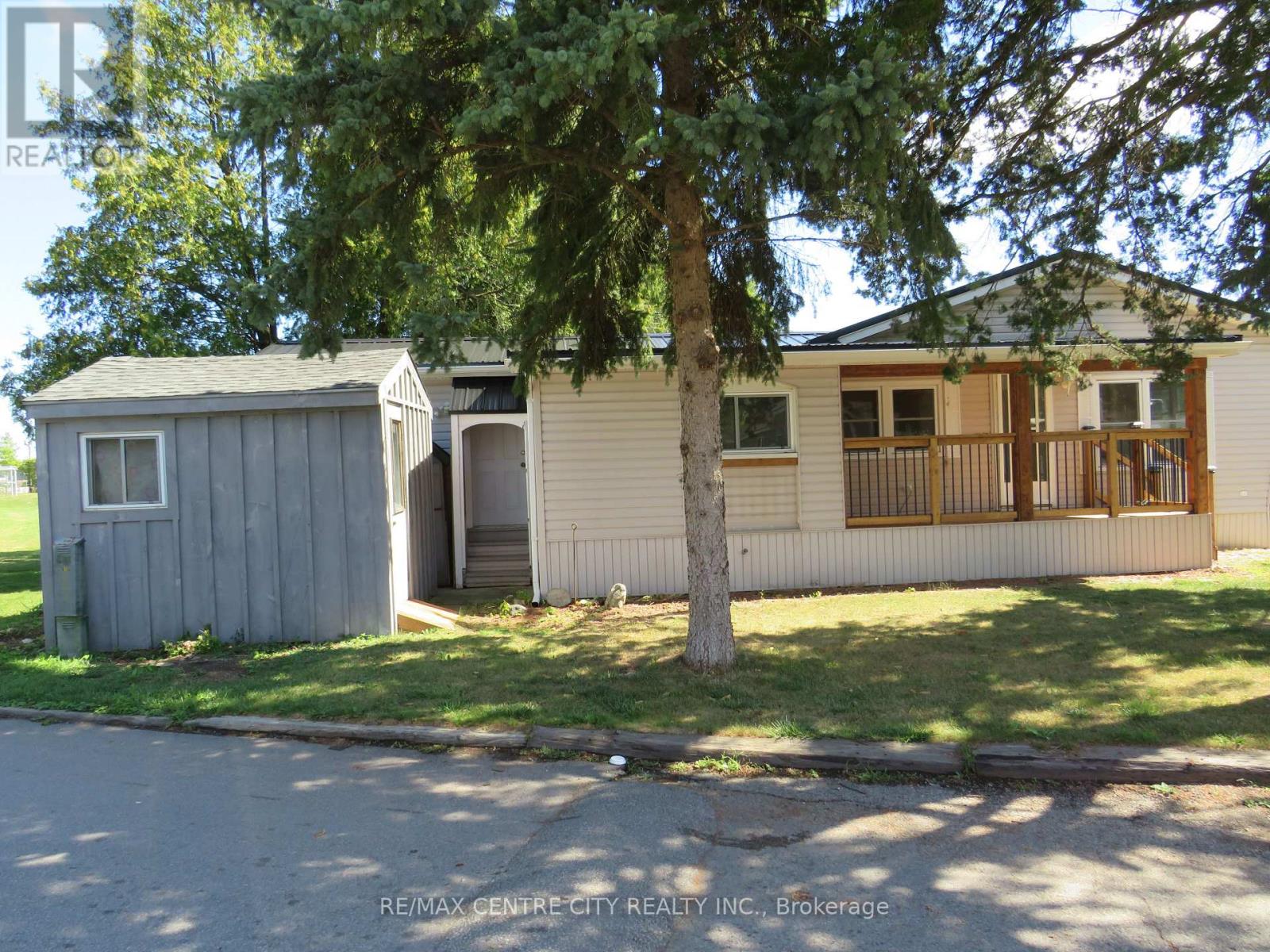 120 - 2189 Dundas Street E, London East, Ontario  N5V 1H3 - Photo 1 - X12358620