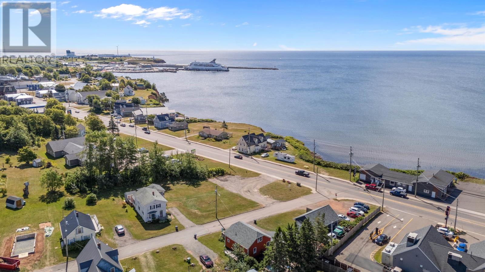 45 Main Street, Souris, Prince Edward Island  C0A 2B0 - Photo 2 - 202520748