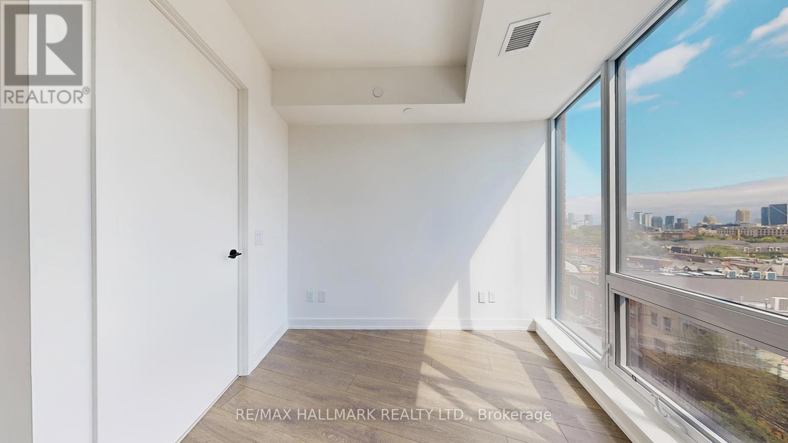 703 - 5 Lakeview Avenue, Toronto, Ontario  M6J 0H3 - Photo 12 - C12357469