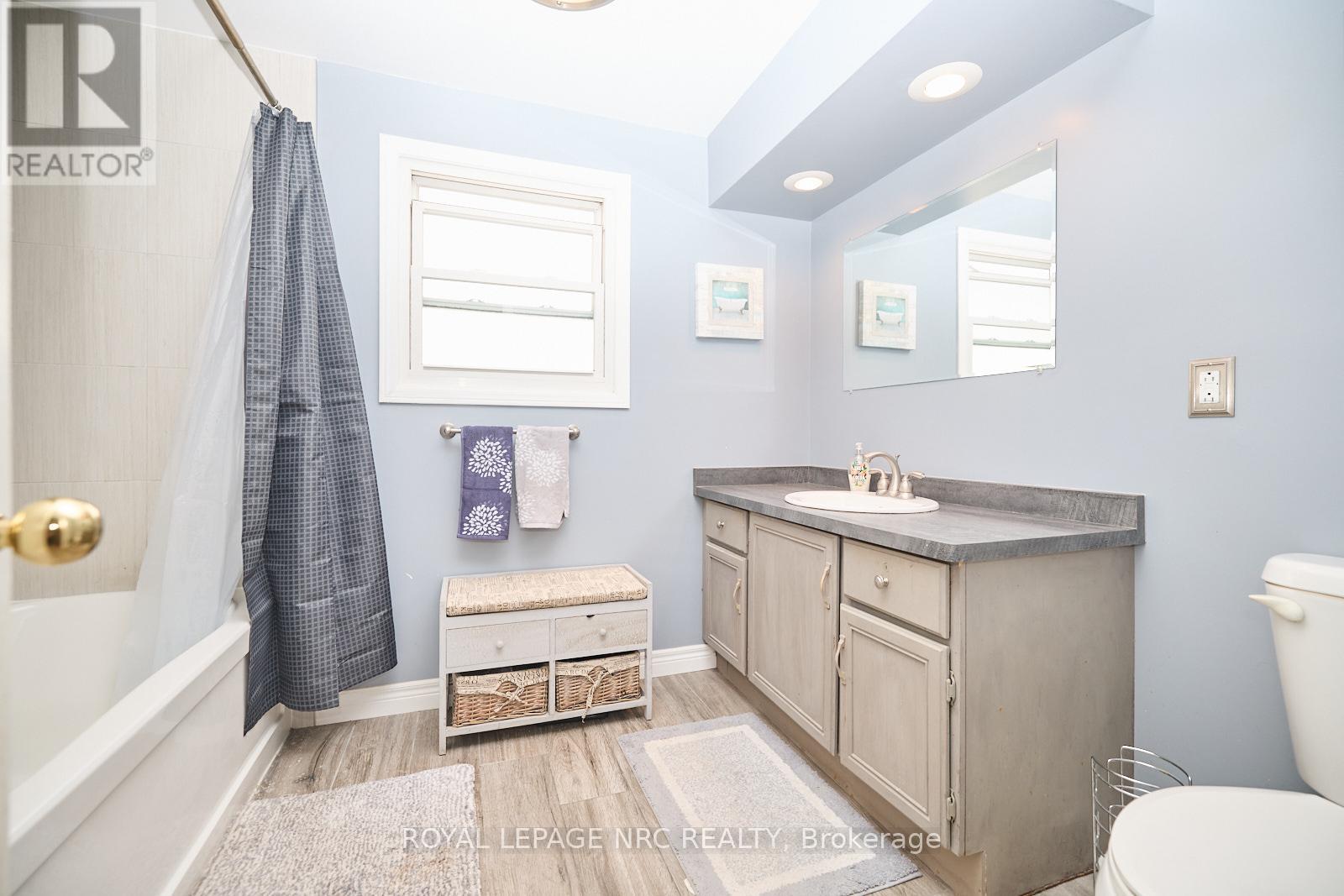 38 Culligan Crescent, Thorold, Ontario  L2V 4P1 - Photo 25 - X12358635