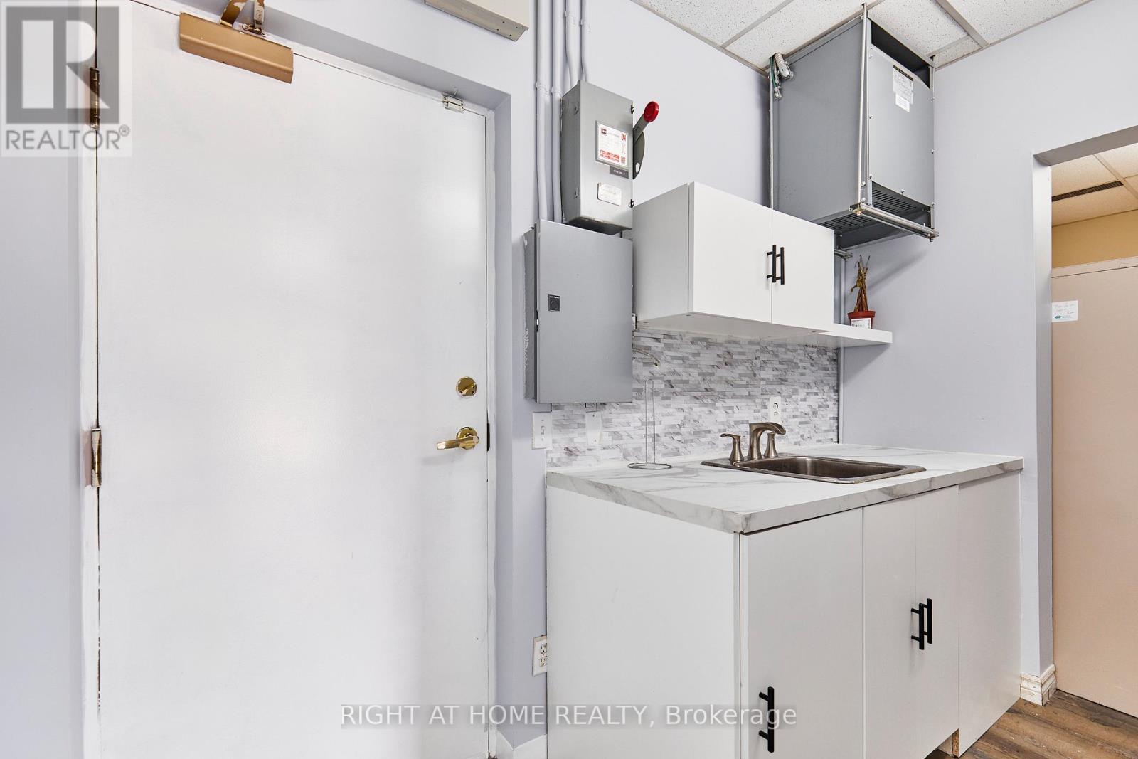 12 & 15 - 108 Corporate Drive, Toronto, Ontario  M1H 3H9 - Photo 17 - E12358646