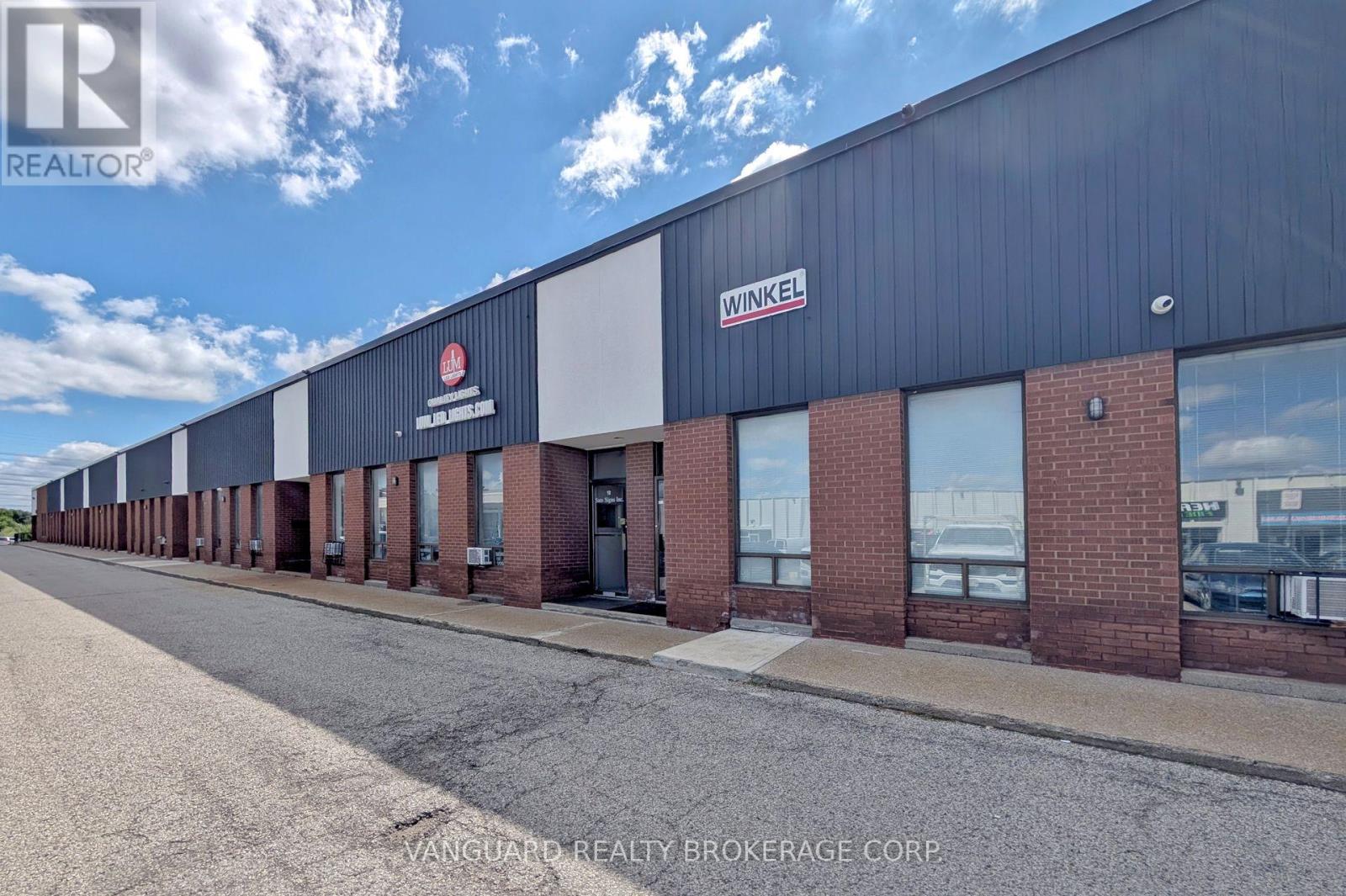 13 - 20 Baywood Road, Toronto, Ontario  M9V 4A8 - Photo 6 - W12352358