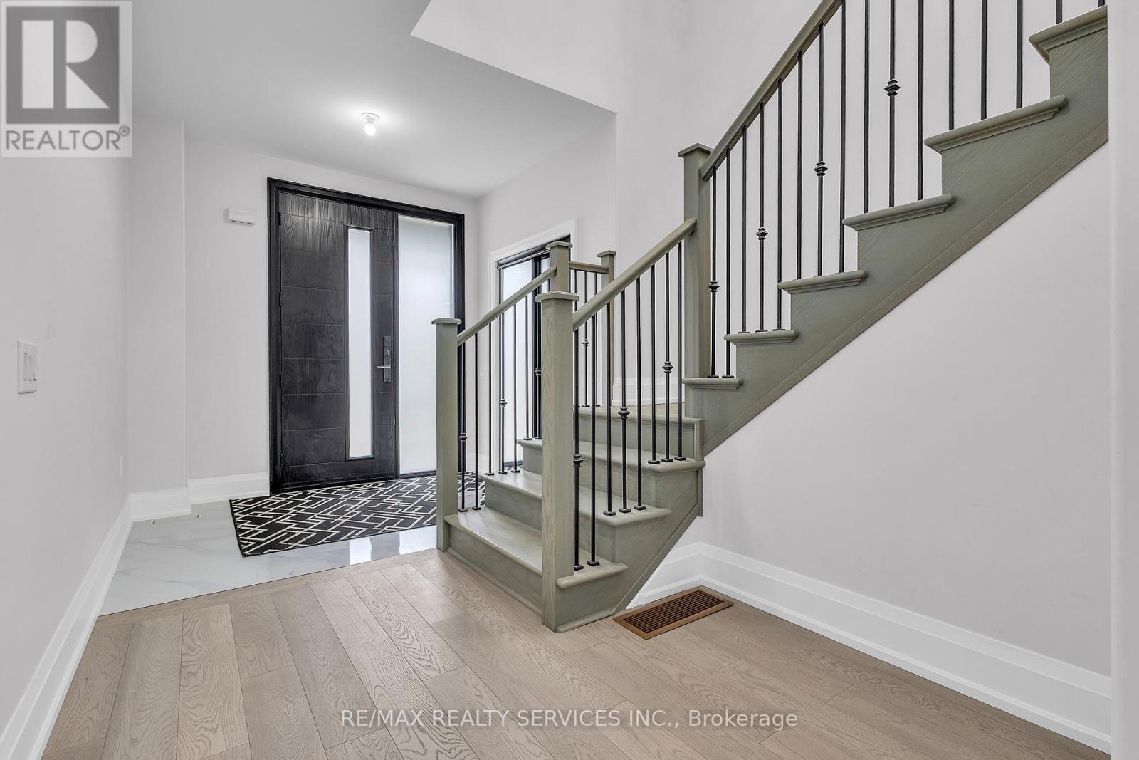 44 Albert Street W, New Tecumseth, Ontario  L9R 1H2 - Photo 6 - N12358618