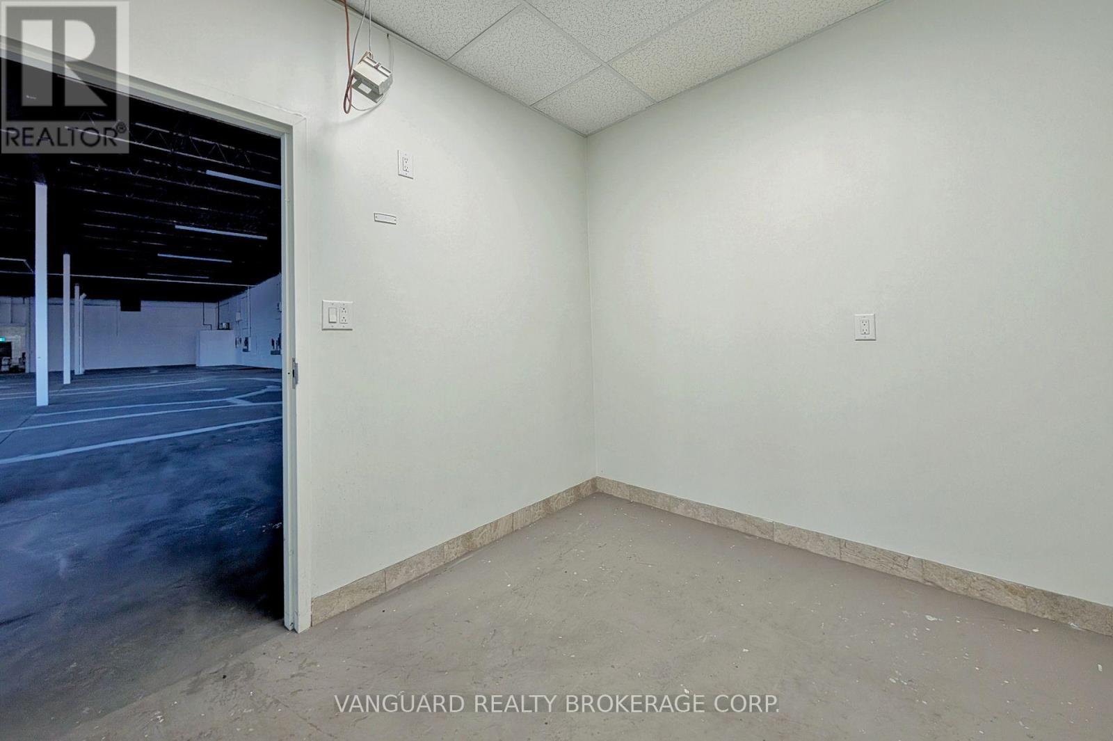 3-4 - 63 Medulla Avenue, Toronto, Ontario  M8Z 5L6 - Photo 31 - W8324172